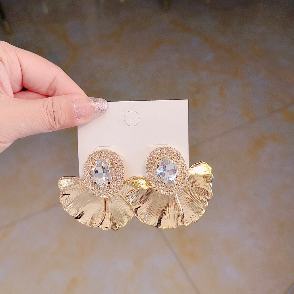 Bông Tai Hình Oval Phối Chiếc Lá Phong Cách Âu Mỹ Thời Trang