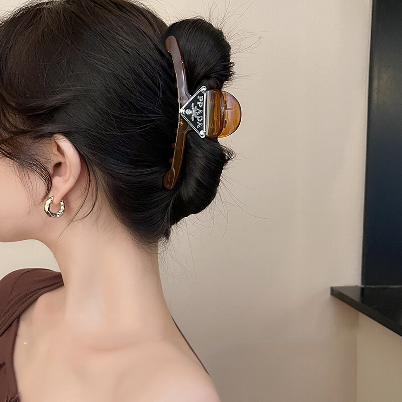 Kẹp Tóc Hình Tam Giác Bằng Acrylic Cao Cấp Thời Trang 11cm