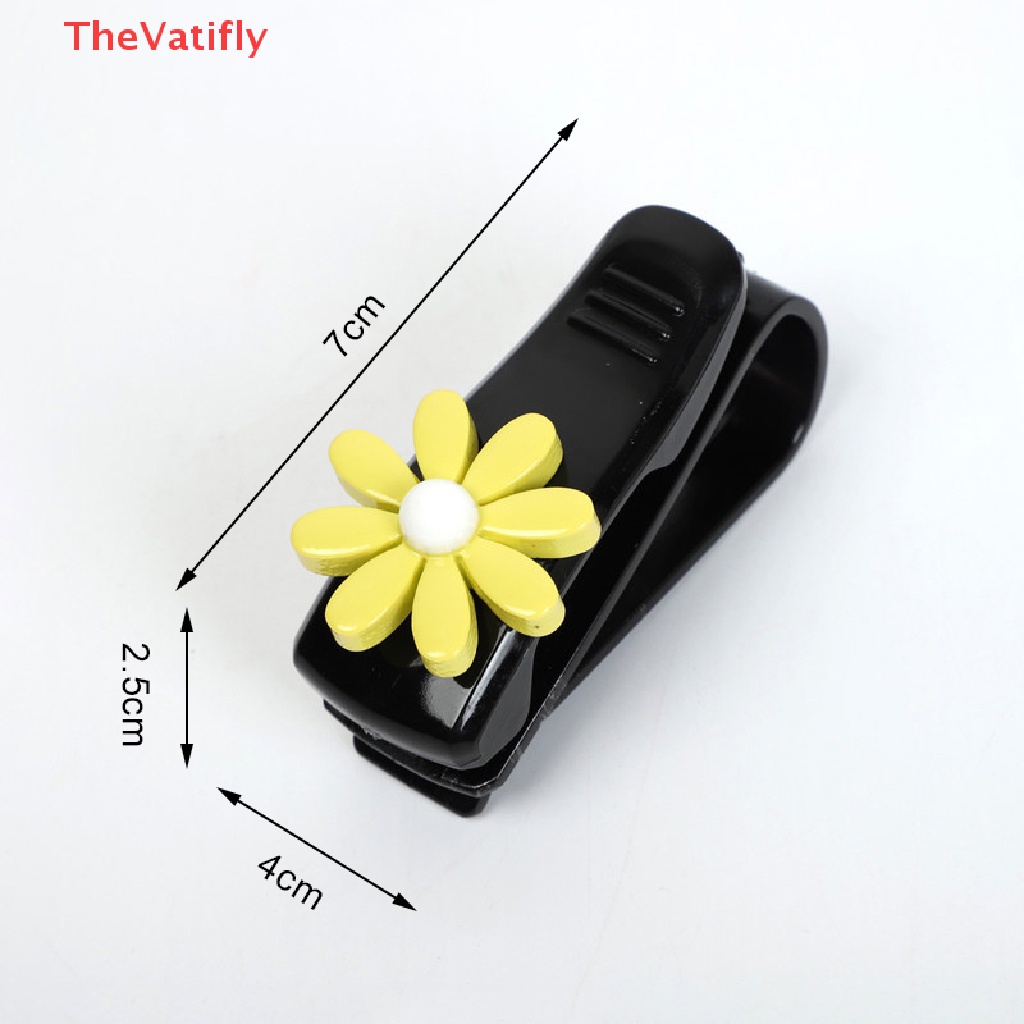 1 Kẹp Giữ Thẻ Gắn Kính Chống Nắng Xe Hơi Hình Hoa Đáng Yêu Sáng Tạo