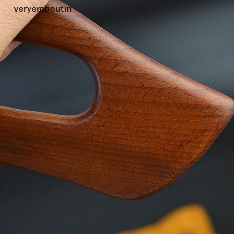 1 Dụng Cụ Mát Xa Gua Sha Bằng Gỗ