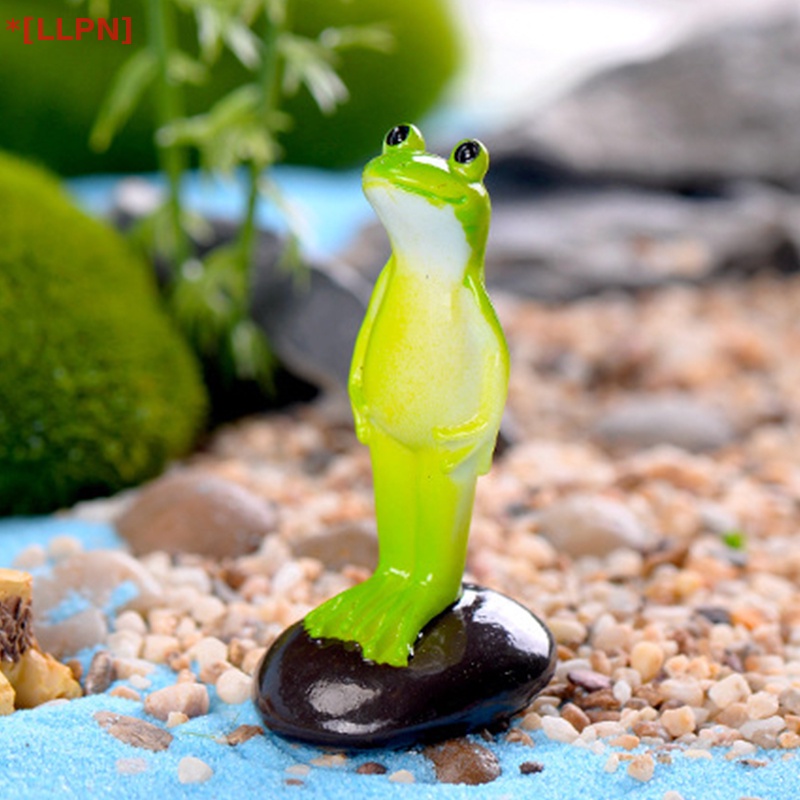 Mô Hình Chú Ếch Đứng Mini Dễ Thương Dùng Trang Trí Sân Vườn