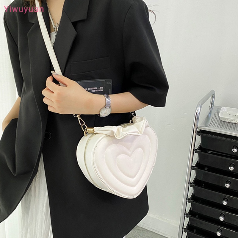 Túi Xách Da PU Hình Trái Tim Thời Trang Cho Nữ Mới