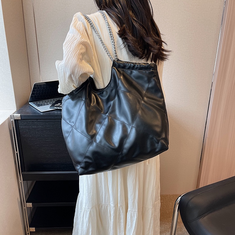 Túi Xách Cỡ Lớn Phối Dây Xích Đeo Vai Thời Trang Mùa Hè Cho Nữ