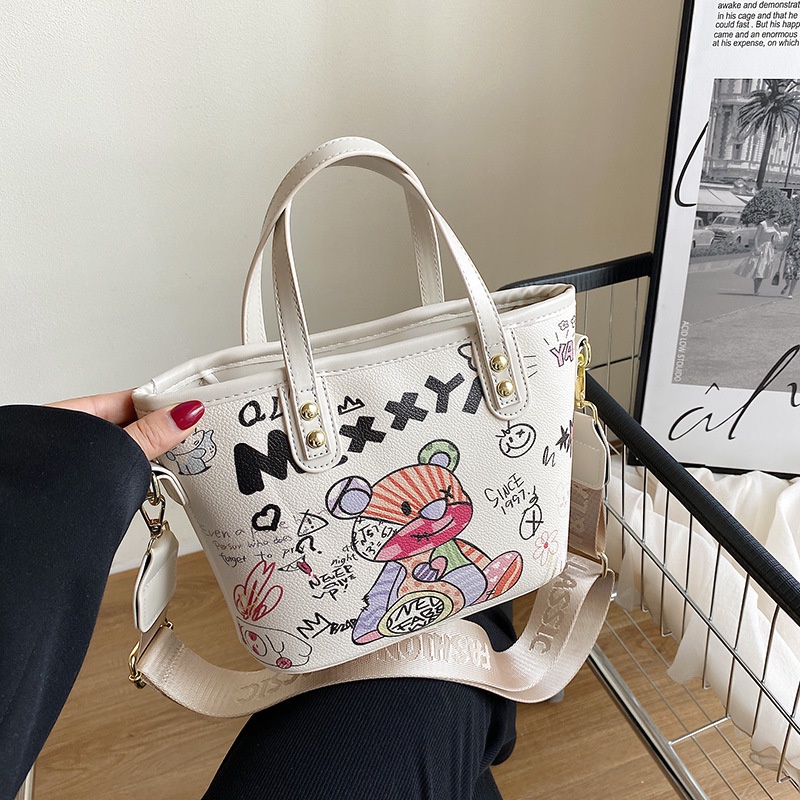 Túi Xách Đeo Vai Sức Chứa Lớn Họa Tiết Graffiti Hoạt Hình Thời Trang Cho Nữ