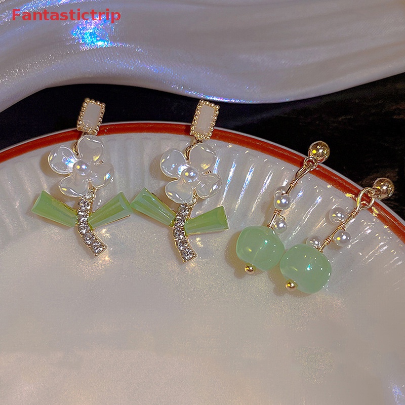 1 Đôi Bông Tai Hình Hoa Đính Ngọc Trai Màu Xanh Lá Thời Trang Dành Cho Nữ