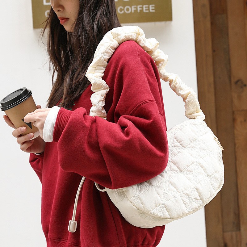 Túi Đeo Chéo Vai Kiểu Dây Rút Họa Tiết Hình Thoi Thời Trang Hàn Quốc