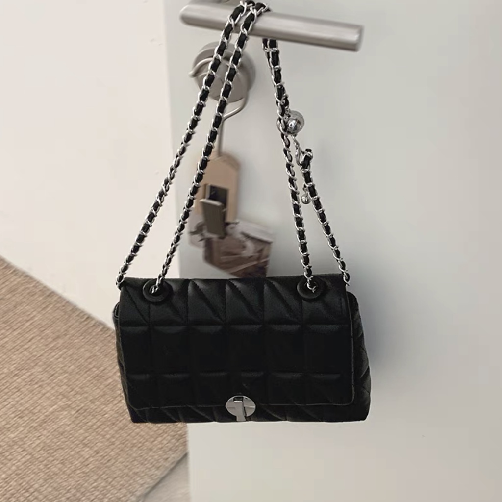 Túi Xách Đeo Vai Phối Dây Xích Thiết Kế Mới Cao Cấp Thời Trang Dành Cho Nữ
