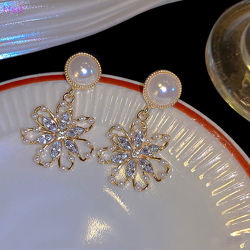 1 Đôi Bông Tai Hợp Kim Bạc Hình Hoa Đính Ngọc Trai Thời Trang Cho Nữ