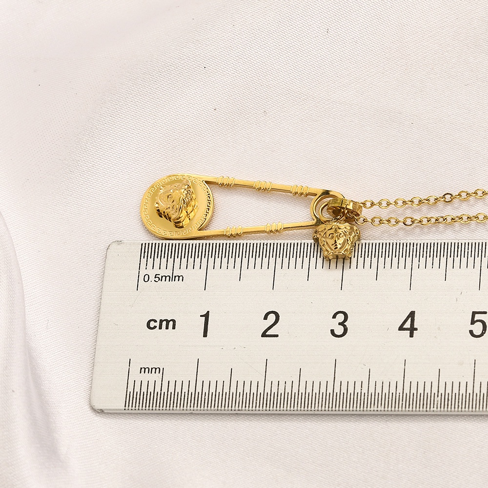 Vòng cổ Mặt Chữ VERSACE Bằng Thép Titan Thời Trang Cho Nam Nữ