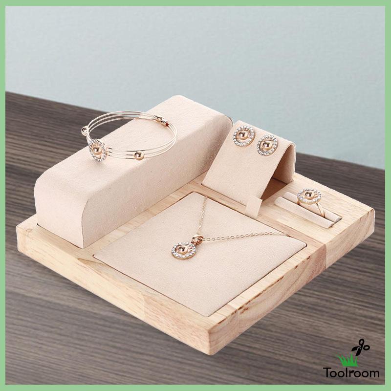 Giá Đỡ Trưng Bày Trang Sức Bằng Gỗ Màu Be Sang Trọng