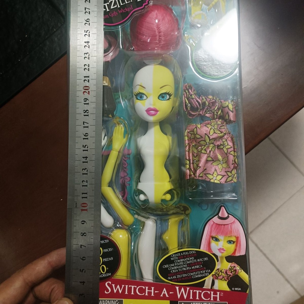Lược Chải Ma Thuật Cơ Thể Búp Bê BRATZILLAZ BRATZILLAZ