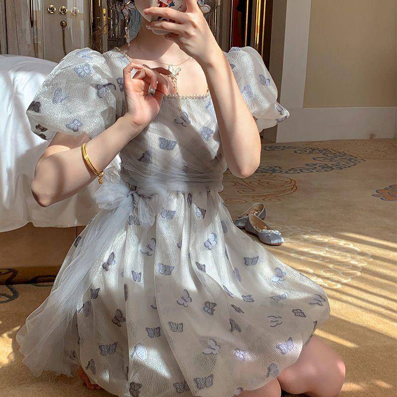 Đầm Công Chúa Cổ Vuông Tay Phồng Phối Lưới Phồng Đính Ngọc Trai Giả Kiểu Pháp Xinh Xắn