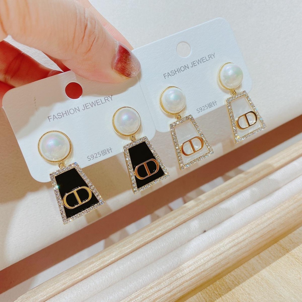 Bông tai hình chữ nhật hai màu đen trắng , khuyên tai phong cách hàn quốc