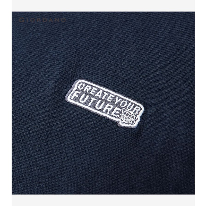 Áo thun cotton GIORDANO 13023203 tay ngắn cổ tròn thêu họa tiết cho nam