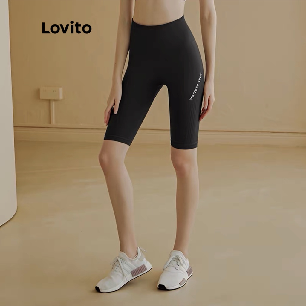 Quần ngắn Lovito phong cách thể thao lưng cao ôm dáng in họa tiết chữ cái L03074 (màu đen)