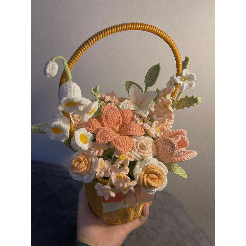 Giỏ Hoa Hồng Đan Len Thủ Công Dùng Làm Quà Tặng Valentine