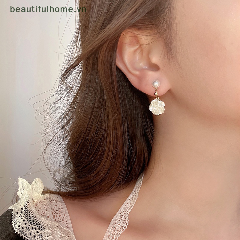 [beautifulhome] Bông Tai Hình Hoa Trà Đính Ngọc Trai Trang Nhã Thanh Lịch [beauty]