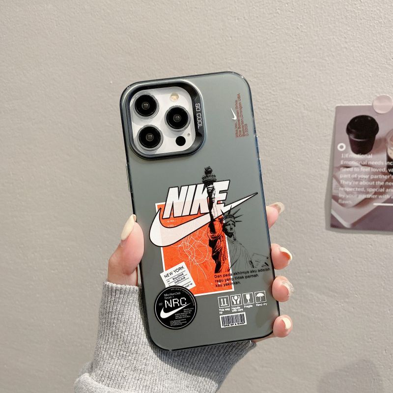 Ốp Điện Thoại Cứng In Logo NIKE Màu Xanh Lá Cho iPhone 14 / 13 / 12 Pro max / 13Pro / 12Pro / 12 / iPhone 11 / 14 Pro max