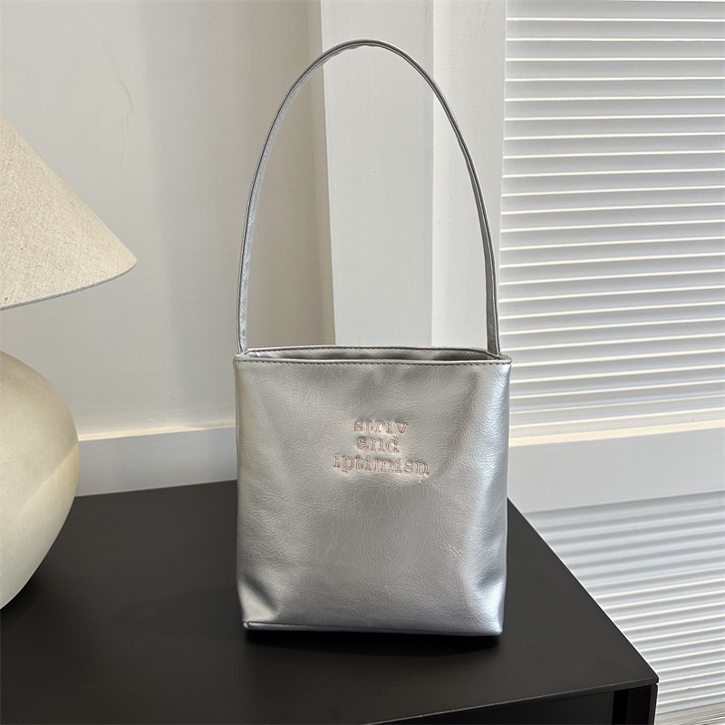 Túi Xách Màu Đen Bạc Thiết Kế Đơn Giản Thời Trang Cho Nữ