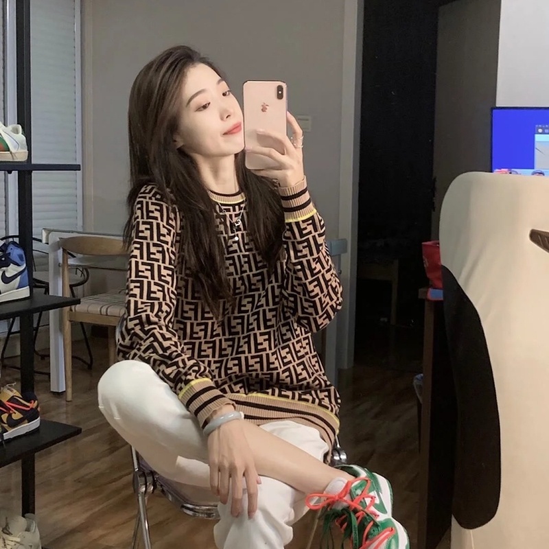 Fe Mới Áo sweater Họa Tiết Dập Nổi Hoa jacquard Xu Hướng Đơn Giản Và Khí Quyển Thời Trang Độc Đáo