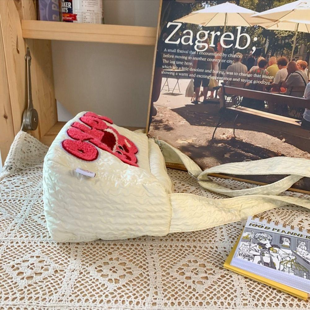 FALLFORBEAUTY Túi Đeo Chéo Vai Hình Gấu Dâu Tây Dễ Thương Dành Cho Nữ