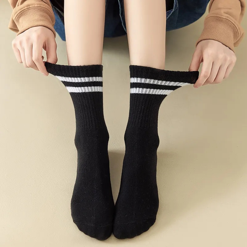 Vớ Cotton Cổ Cao Họa Tiết Kẻ Sọc Mềm Mại Thấm Hút Mồ Hôi Thoáng Khí Thoải Mái Thời Trang Thu Đông Cho Nam Và Nữ