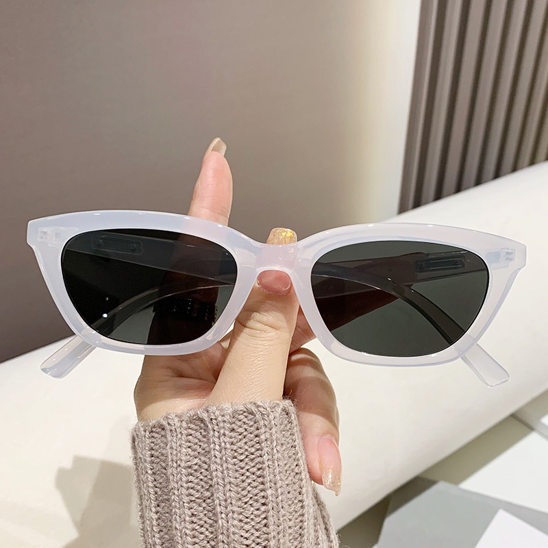 Bản lề kim loại kính mắt mèo chất lượng cao âu mỹ mắt mèo thời trang kính râm kính râm nam high-end gọng nhỏ retro chụp ảnh đường phố cặp đôi kính uv