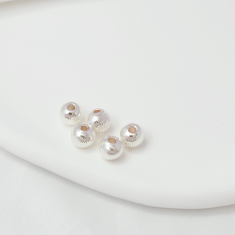 Bộ 50 Hạt Xỏ Lỗ Tròn Màu Sắc Mạnh Mẽ Dùng Làm Vòng Tay / Dây Chuyền DIY