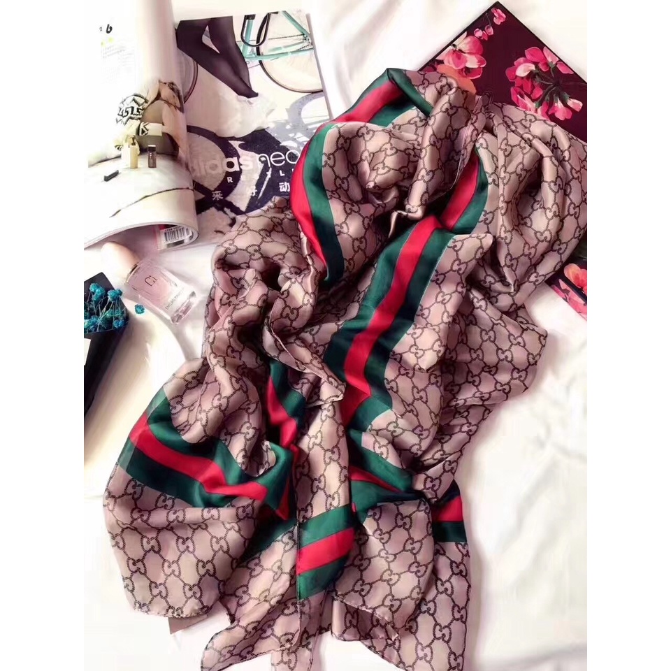 Khăn Choàng Lụa In Chữ GG Sang Trọng Cho Phụ Nữ Hồi Giáo