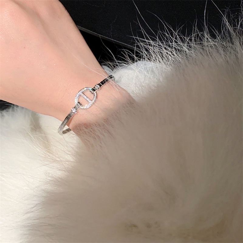 Vòng Tay Đính Đá Zircon Hình Mũi Heo Thời Trang Cho Nữ