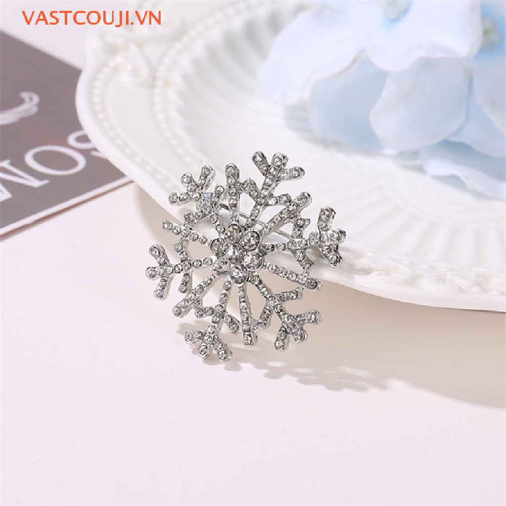 Ghim Cài Áo Hình Bông Tuyết Đính Đá Xinh Xắn Cho Nữ