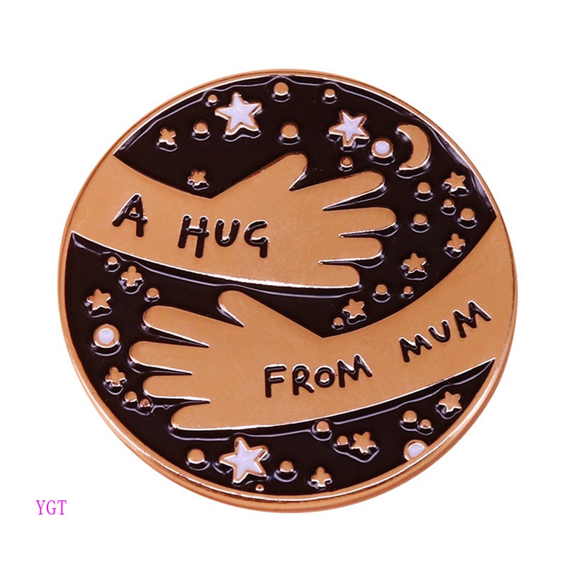 Ygt A Hug From Mum Ghim Cài Áo Hình Tròn Màu Vàng Hải Quân Thời Trang Độc Đáo Cho Ngày Của Mẹ