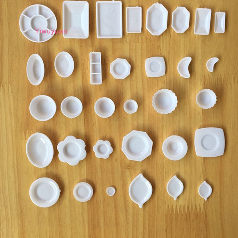 Set 33 Dụng Cụ Bàn Ăn Bằng Nhựa Trang Trí Nhà Búp Bê Mới