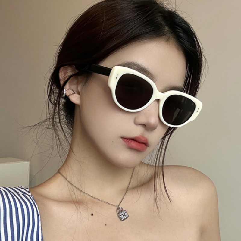 Irislove Kính Mát Mắt Mèo Chống Tia Bức Xạ Màu Trắng Đen Thời Thượng Dành Cho Nam Và Nữ