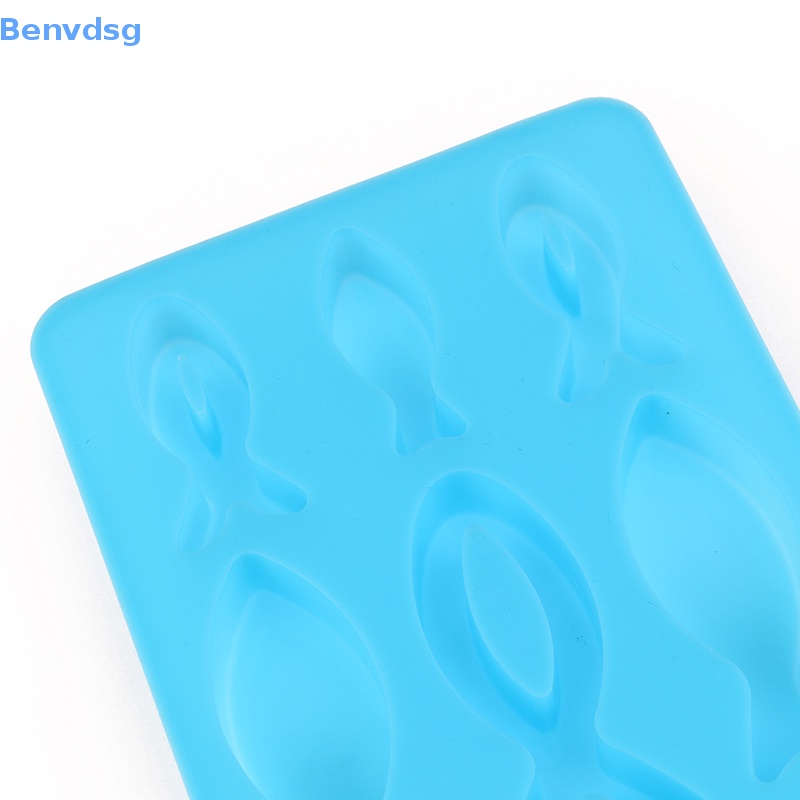 1 Khuôn Làm Đá 8 Ngăn Hình Cá Không Cần Dùng Pin