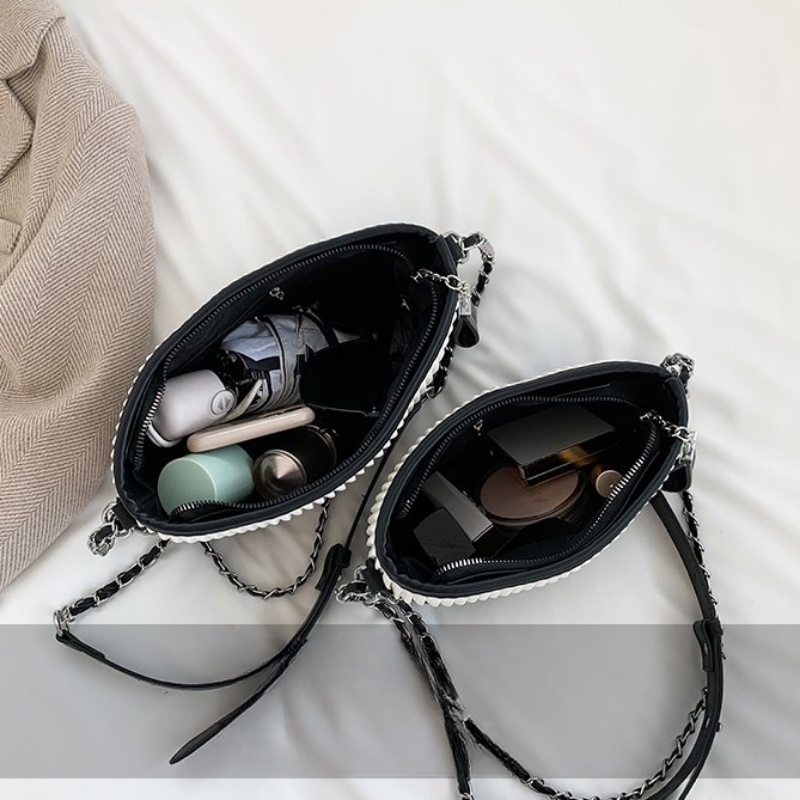 Túi Xách Đeo Vai Cỡ Lớn Phối Dây Xích Thời Trang Nữ Sành Điệu