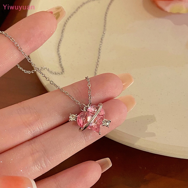 < Yiwuyuan > Vòng cổ Mặt Trái Tim Đính Đá Zircon Màu Hồng Thiết Kế Ngọt Ngào Tinh Tế Cho Nữ Mới