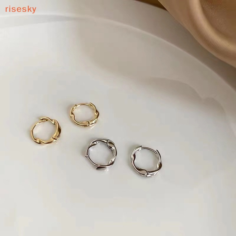 1 Đôi Bông Tai Tròn Xoắn Không Đối Xứng Màu Bạc Thời Trang Dành Cho Nữ