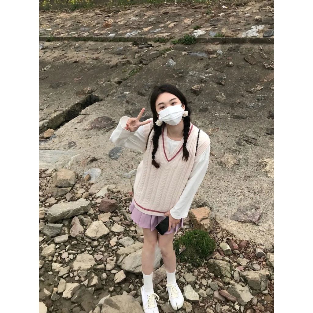 Set Áo Thun Ba Lỗ Cổ Chữ V + Chân Váy Xếp Li Thời Trang Nữ Tính Mới