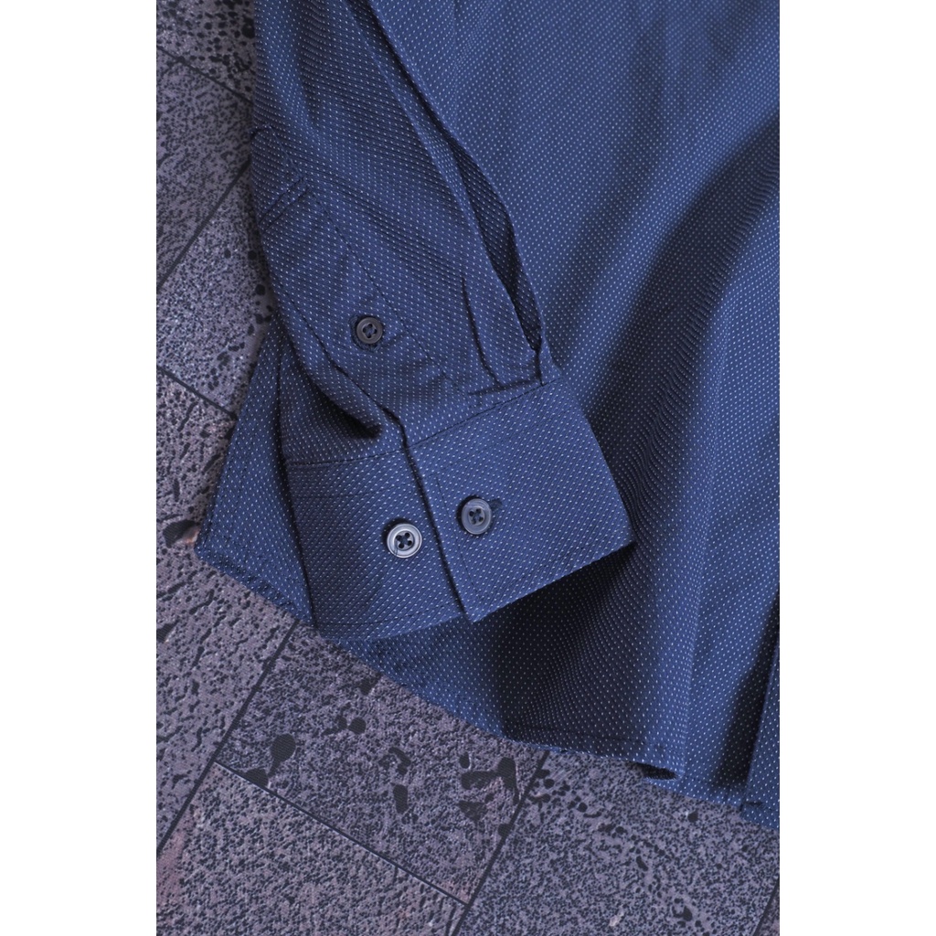 Áo sơ mi họa tiết chấm bi F2F