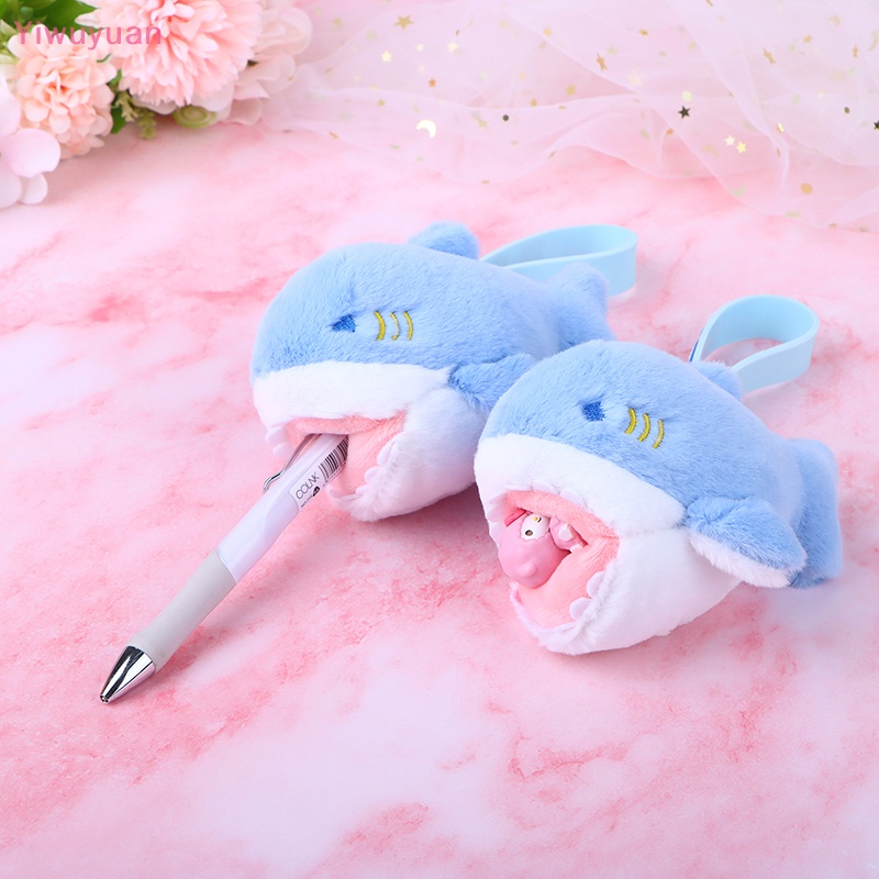 Móc Khóa Hình Cá Mập Nhồi Bông Đáng Yêu Mới