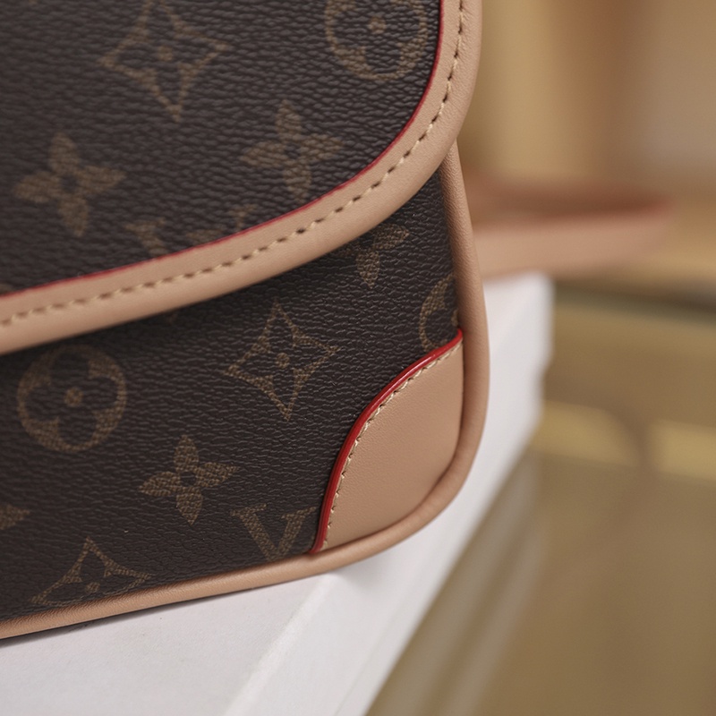 Túi Đeo Chéo LV6285 Thời Trang Sang Trọng Cho Nữ