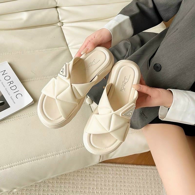 Dép Nữ Đế Bánh Mì Quai Chéo Kiểu Dáng Basic Đế Xuồng Chống Trượt