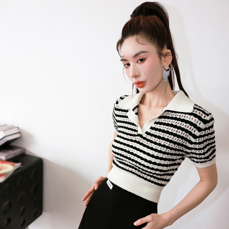 Áo Croptop Dệt Kim Tay Ngắn Cổ Bẻ Họa Tiết Kẻ Sọc Màu Tương Phản Thời Trang Cho Nữ