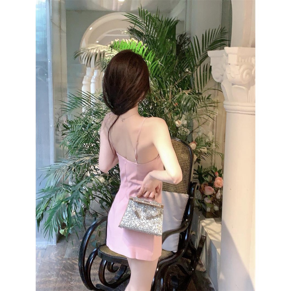 Đầm Hai Dây Sát Nách Đính Ngọc Trai Sang Trọng