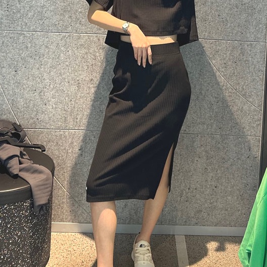 Chân Váy Midi Lưng Cao Xẻ Tà Có Gân Chính Hãng 100% DV7957