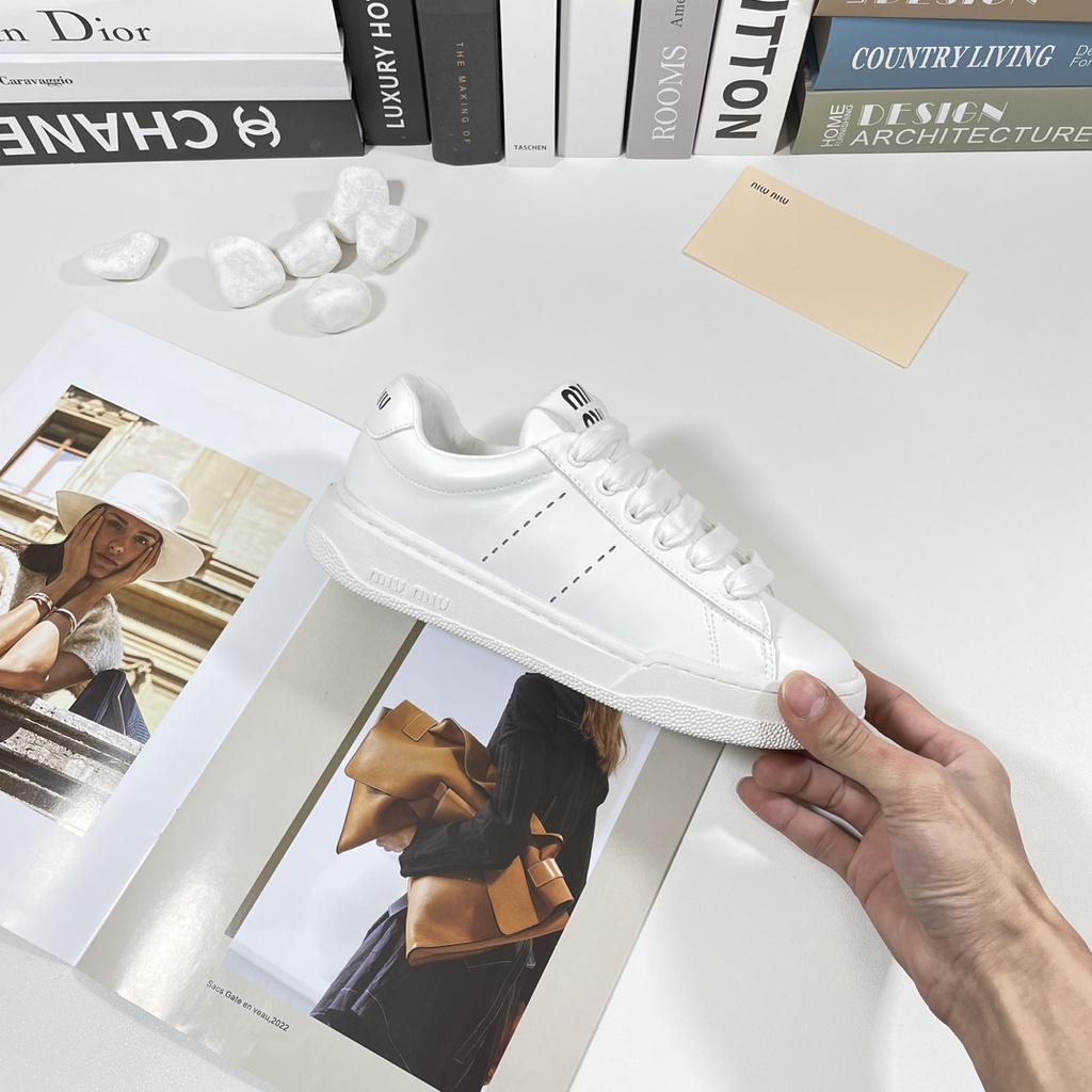 Giày Thể Thao Da Mũi Tròn Thắt Dây Thoáng Khí Miu Miu 2023