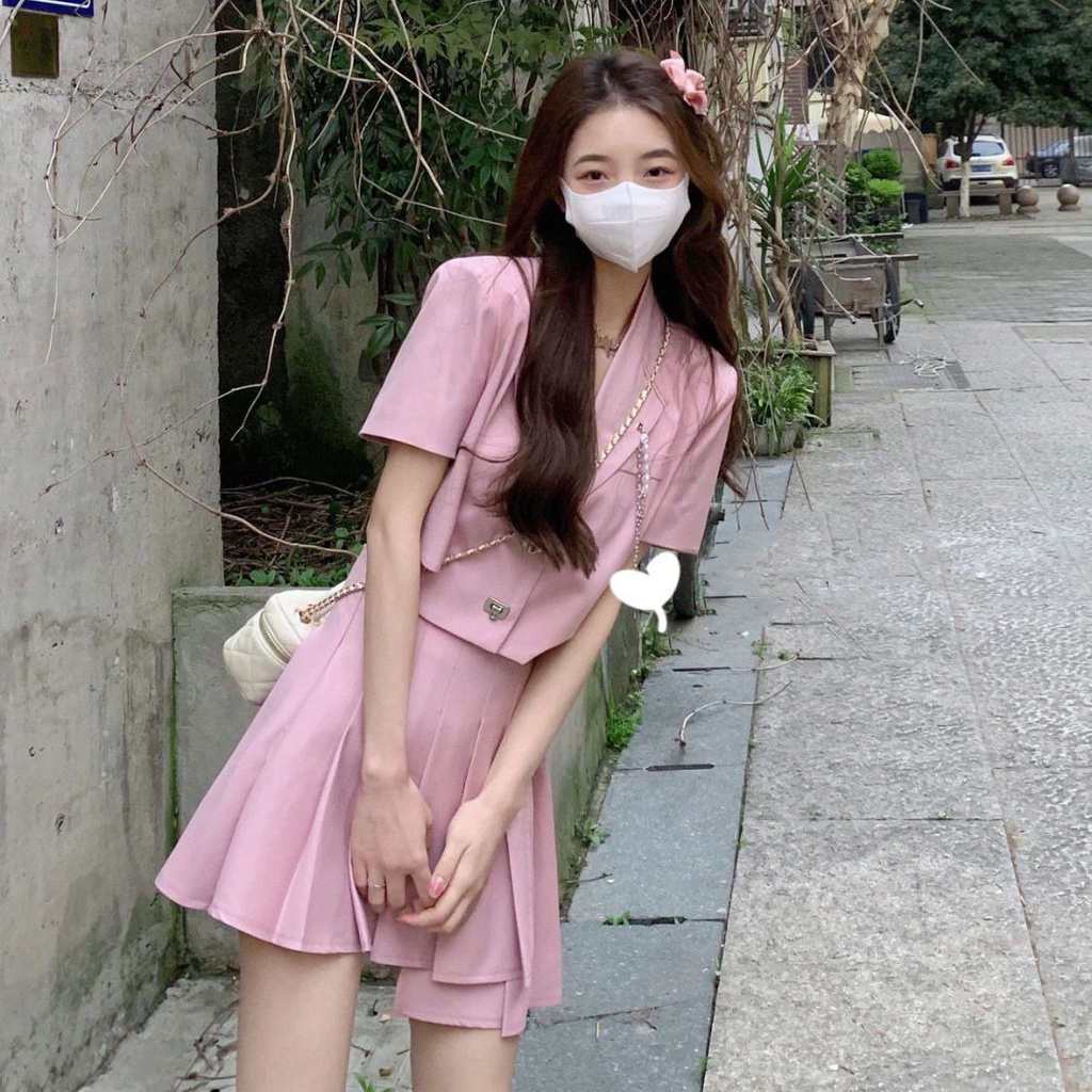 Set Áo Ngắn Tay Form Rộng Màu Hồng Ngọt Ngào Và Chân Váy Thời Trang Cho Nữ