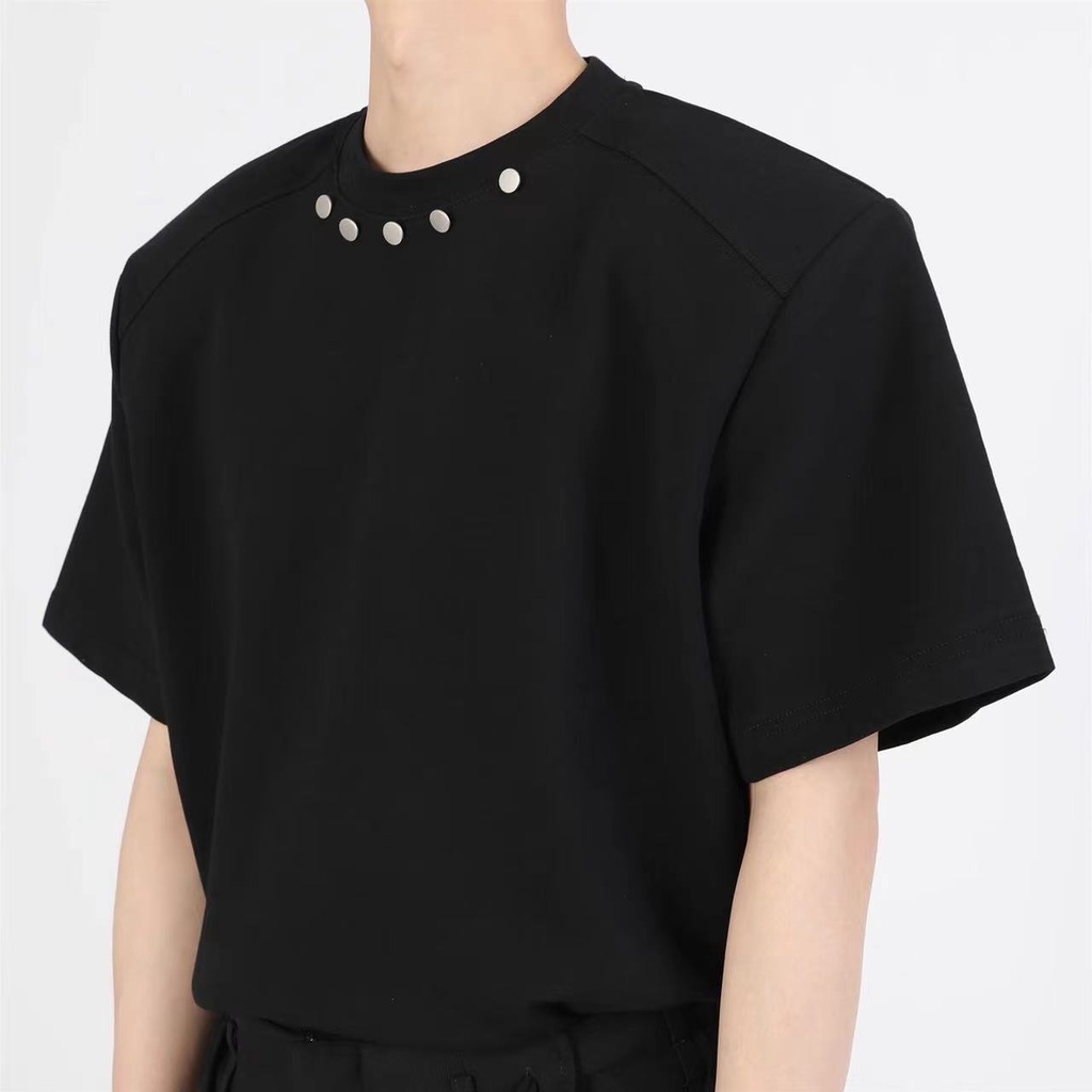 Áo Thun Vòng Cổ Đính Đá Áo Nam Tay Ngắn Có Đệm Vai Và Dây Đeo Cổ Phong Cách Đường Phố Đơn Giản Dễ Phối Đồ ÁO Thun Hot VảI DàY ÁO PhôNg Nam Unisex