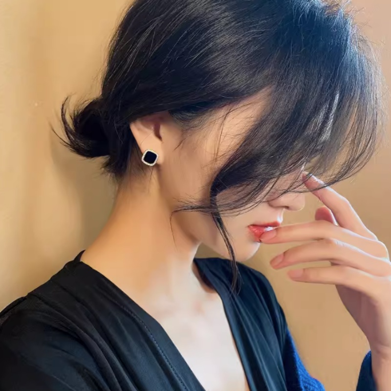 Bông Tai Mạ Bạc 925 Hình Vuông Đính Đá Pha Lê Đen Phong Cách Hàn Quốc Thời Trang Cho Nữ